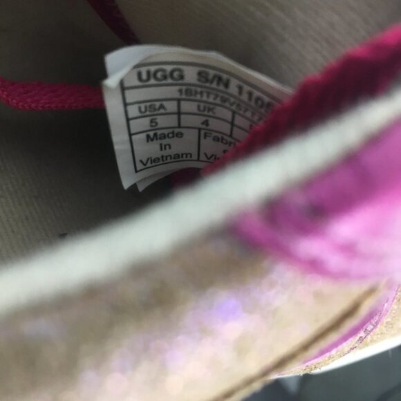 Uggs Marcus Shimmer Shoes 5 - Picture 6 of 9